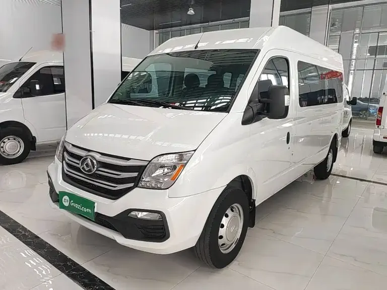 Maxus Xintu V80 新途V80 2024款 傲运通超值版 6 MT 长轴中顶127 Ps 6/7/8/9座
