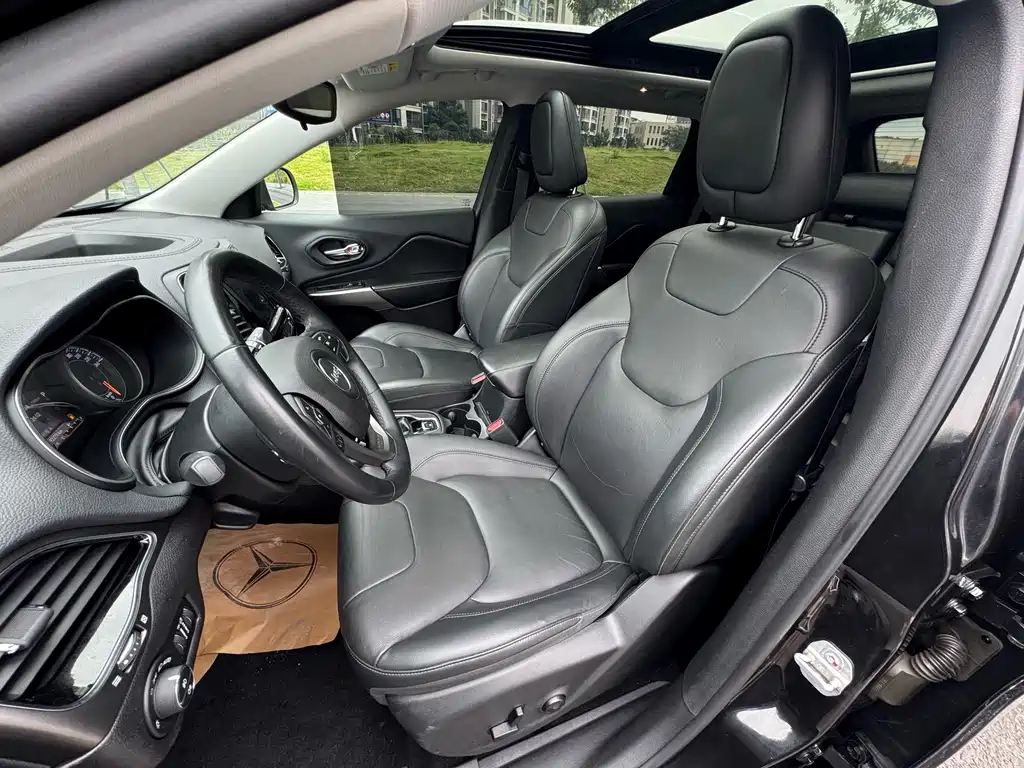 Cherokee 2.0 T 2 WD Smart Enjoyment CN-V