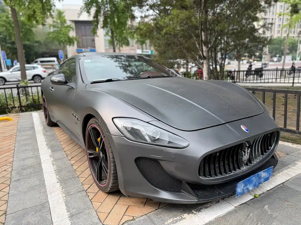 GranTurismo 4.2 L Standard