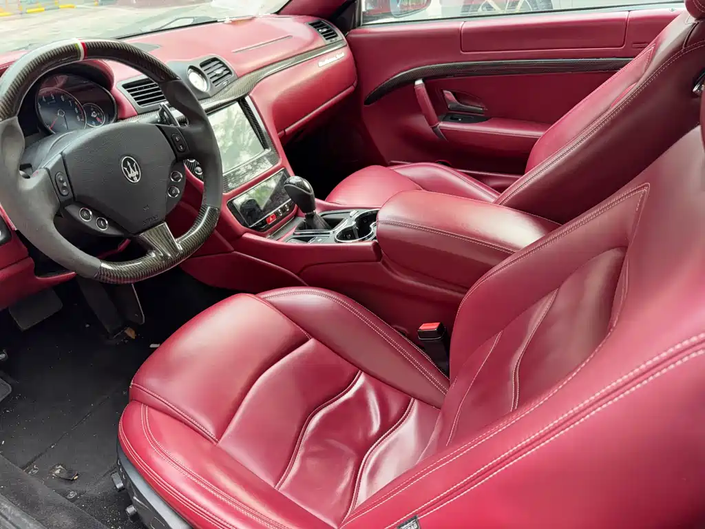 GranTurismo 4.2 L Standard