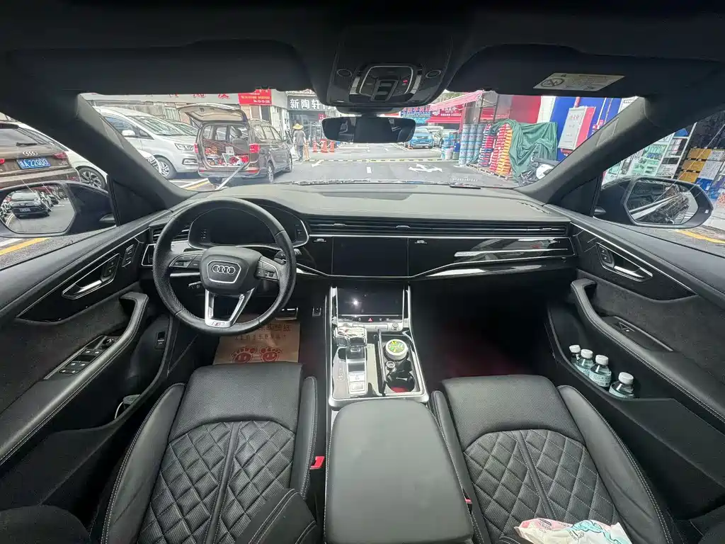 Audi Q8 55 TFSI Premium Dynamic