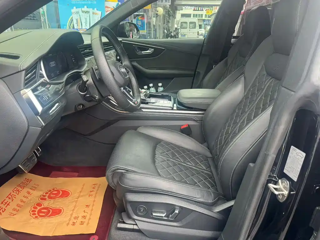 Audi Q8 55 TFSI Premium Dynamic