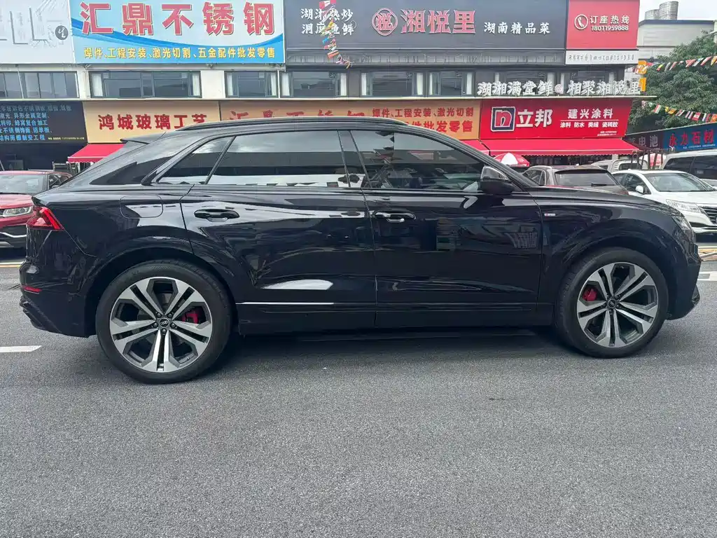 Audi Q8 55 TFSI Premium Dynamic