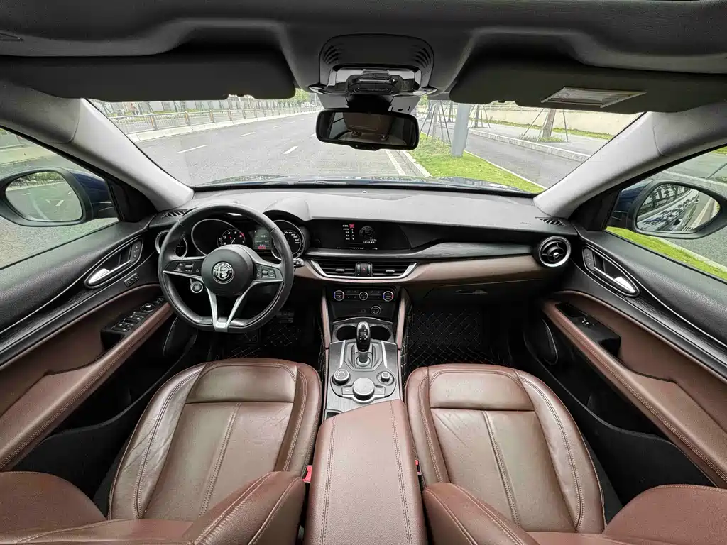 Stelvio 2.0 T 200 HP Elite