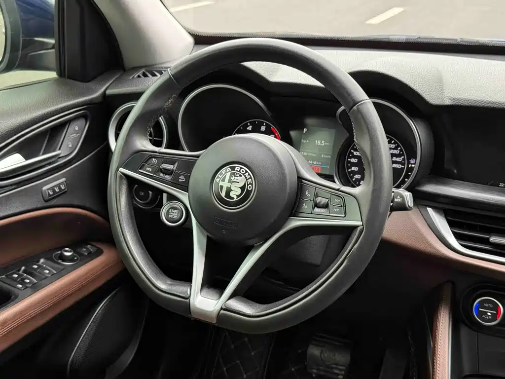 Stelvio 2.0 T 200 HP Elite