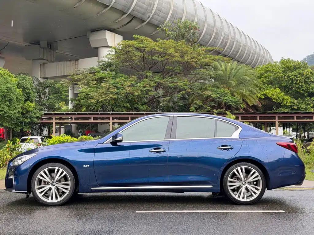 Infiniti Q50 L 2.0 T Progressive Enjoyment Sport