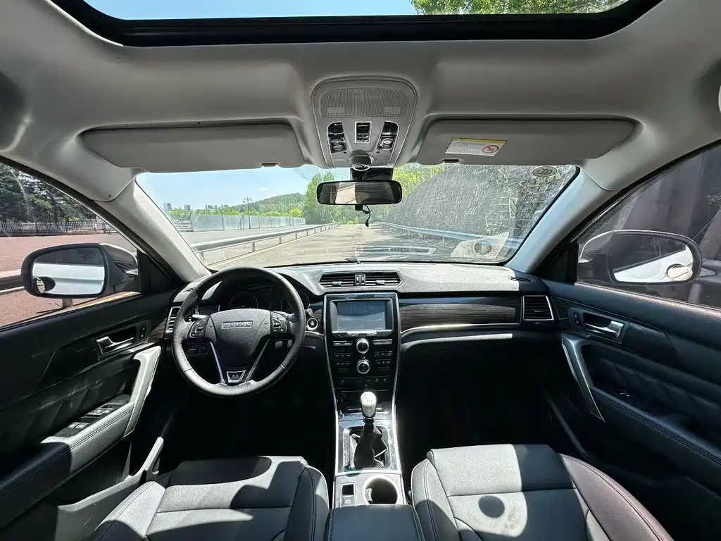 Haval H2 哈弗H2 2016款 红标 1.5 T 手动四驱豪华型