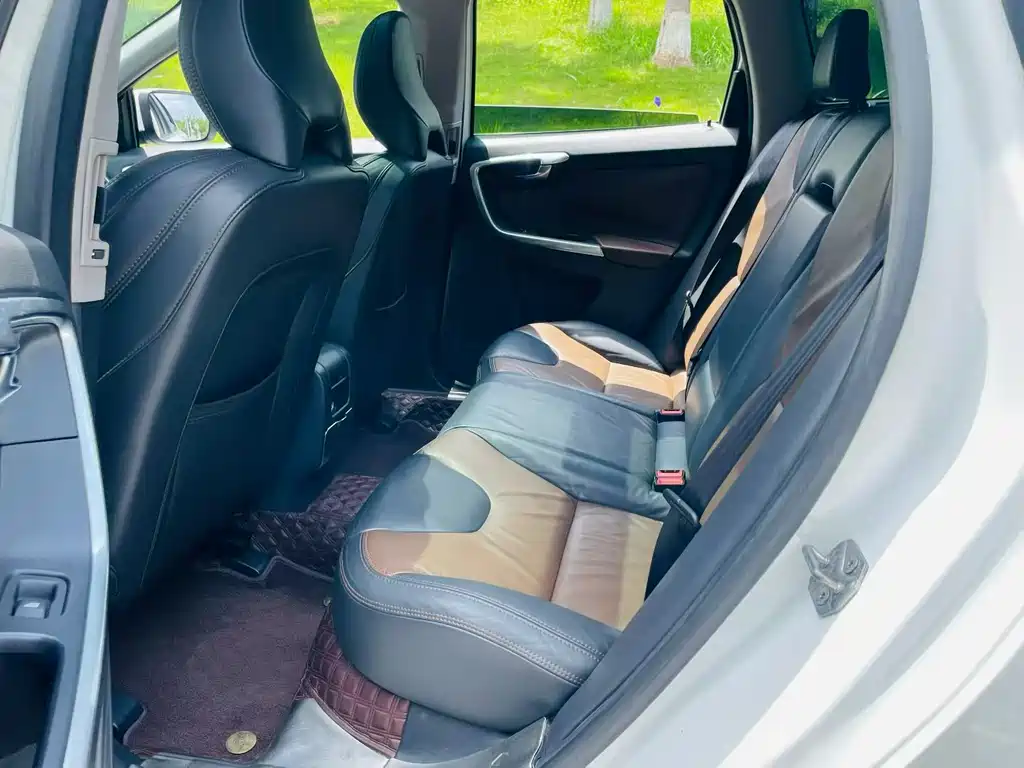 Volvo XC60 (Import) 沃尔沃XC60进口 2015款 T5 智雅版
