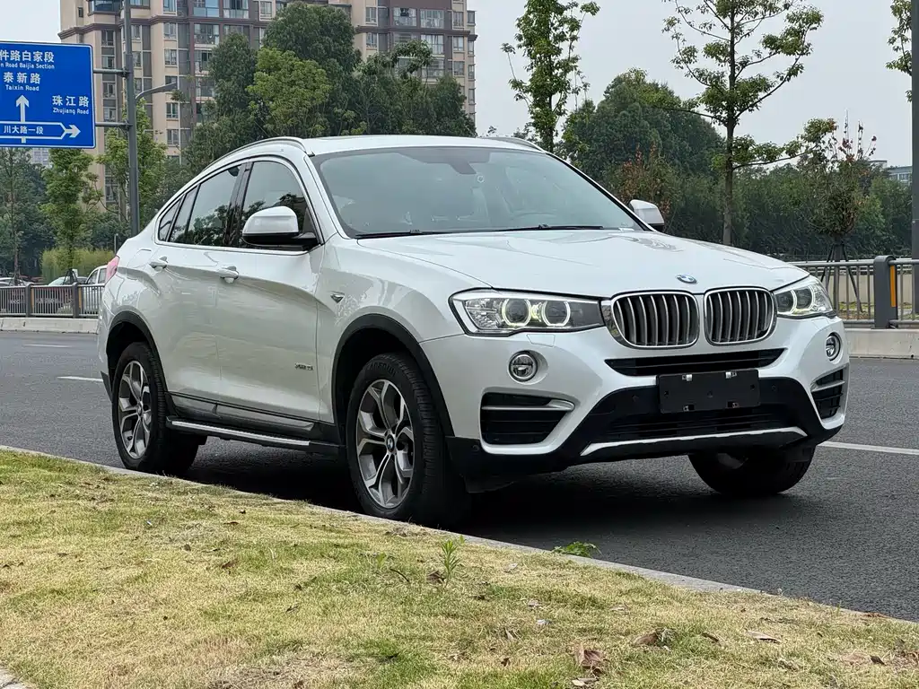 BMW X4 xDrive20 i X Design Package