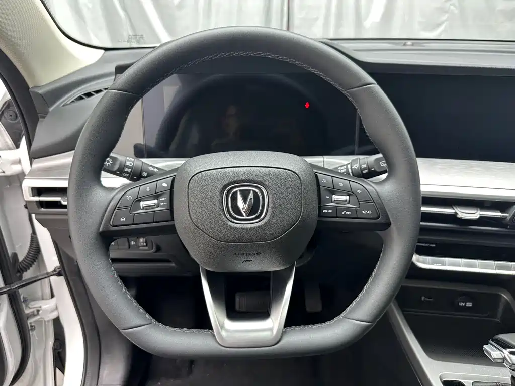 Changan CS35 PLUS Blue Whale NE 1.4 T DCT Luxury