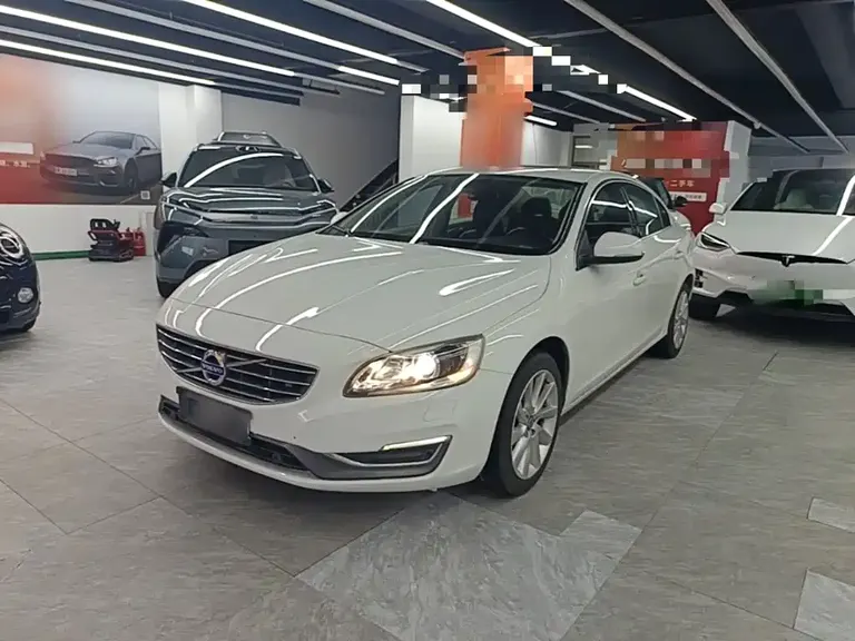 Volvo S60 S60 L 2.0 T Smart Vision