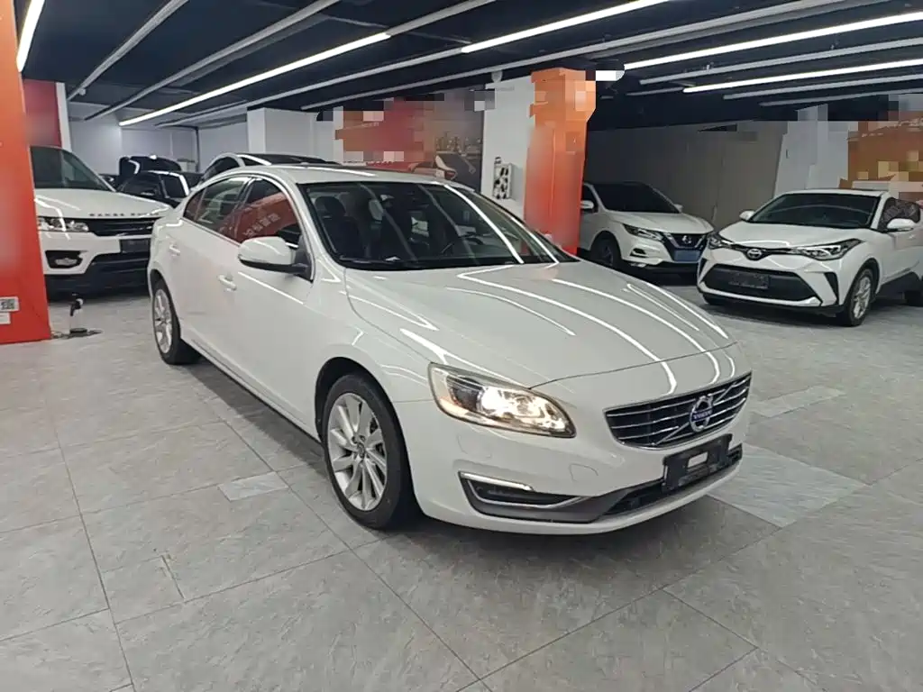 Volvo S60 S60 L 2.0 T Smart Vision