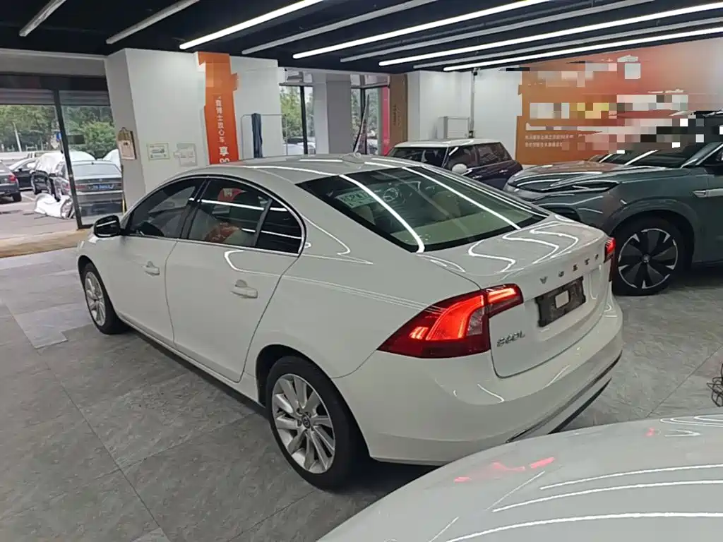 Volvo S60 S60 L 2.0 T Smart Vision