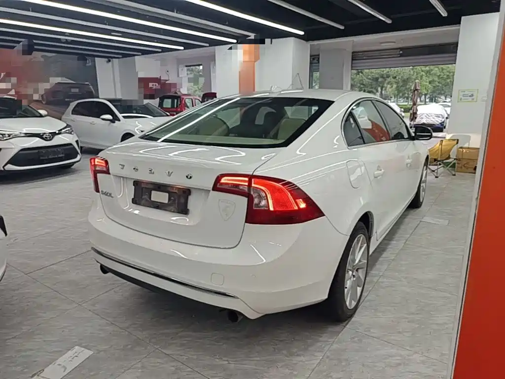 Volvo S60 S60 L 2.0 T Smart Vision