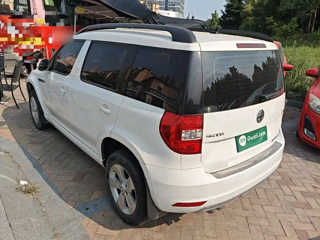 Yeti TSI280 DSG Forward