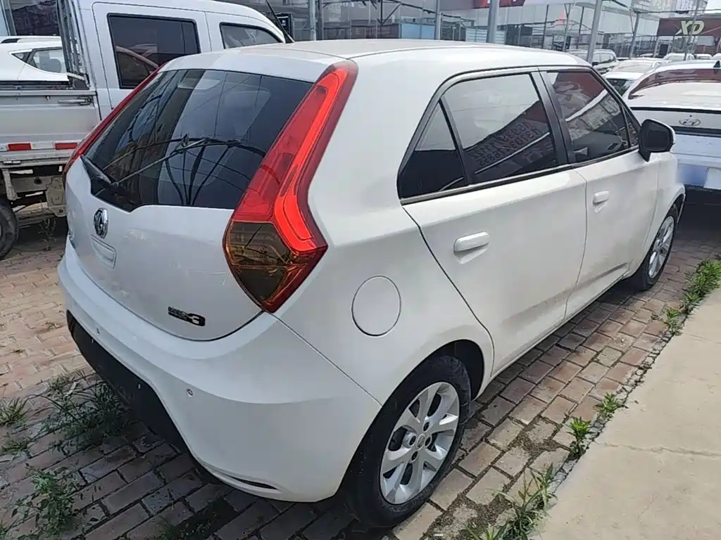 MG 3 1.5 L AMT Elite