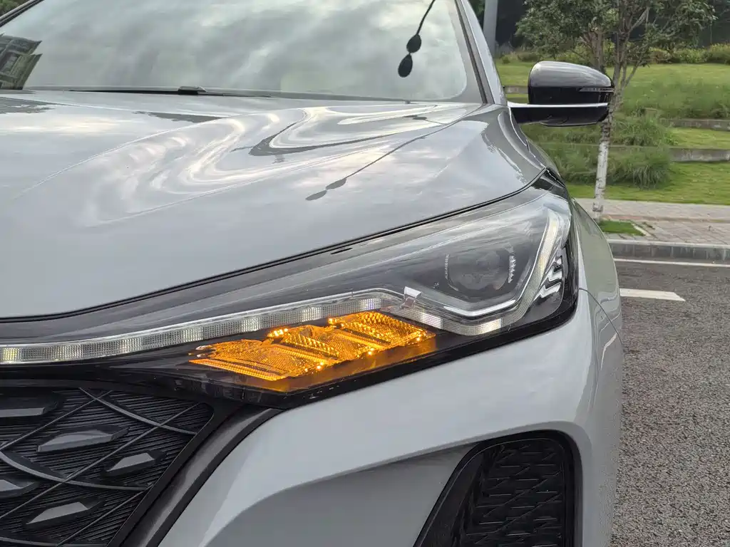 Changan CS75 PLUS 1.5 T Auto Luxury