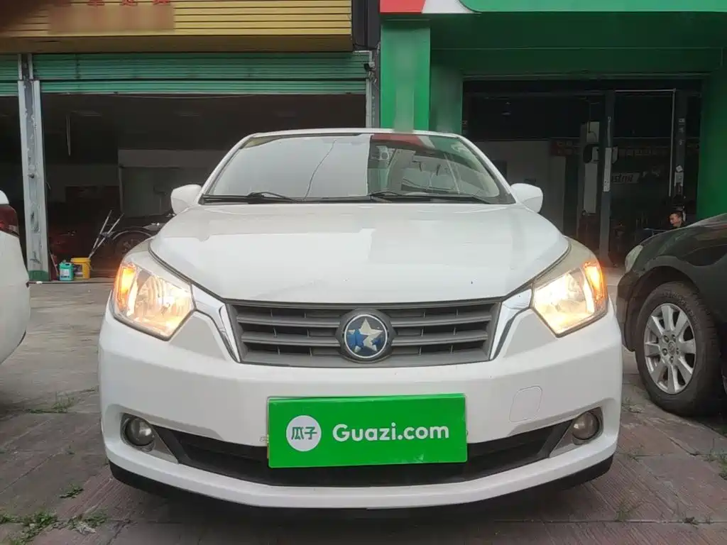 Venucia D50 启辰D50 2013款 1.6 L 自动时尚版