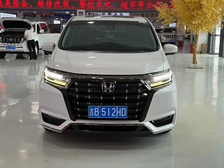 Honda Elysion 2.0 L e:HEV Luxury