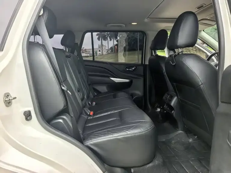 Nissan Terra 2.5 L Auto 2 WD Smart Enjoyment