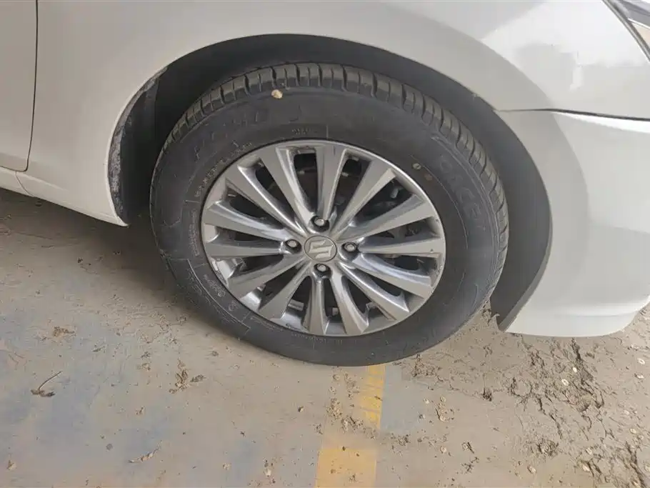 Alivio 1.6 L Auto Comfort Enjoyment