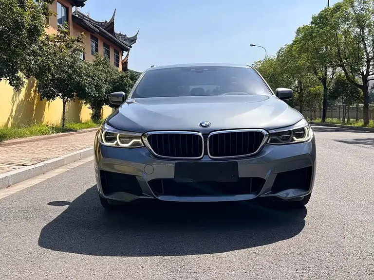BMW 6 Series GT 630 i Luxury Design Package