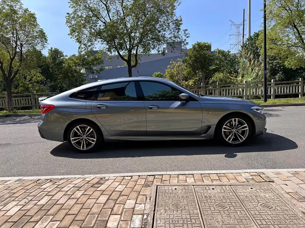 BMW 6 Series GT 630 i Luxury Design Package