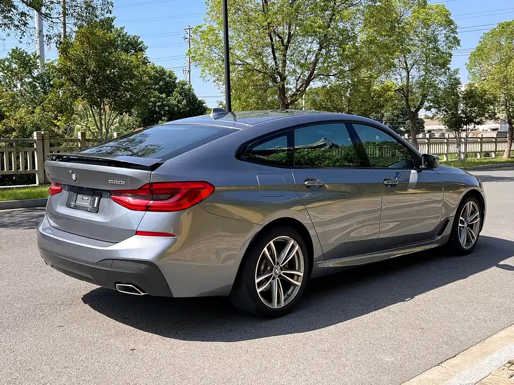 BMW 6 Series GT 630 i Luxury Design Package