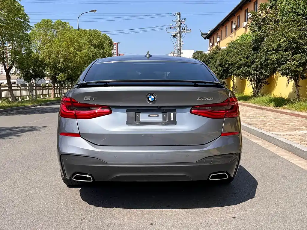 BMW 6 Series GT 630 i Luxury Design Package