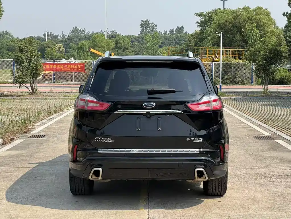 Edge EcoBoost 245 2 WD Grand Sharp 7-seat
