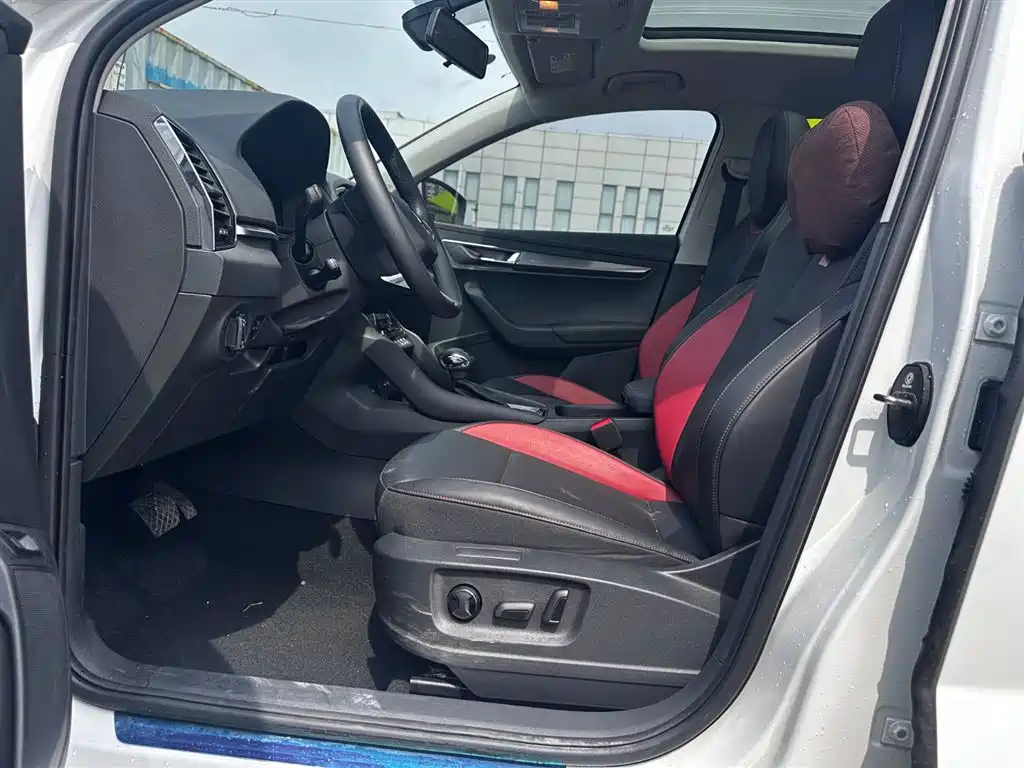Karoq TSI280 Luxury Enjoyment