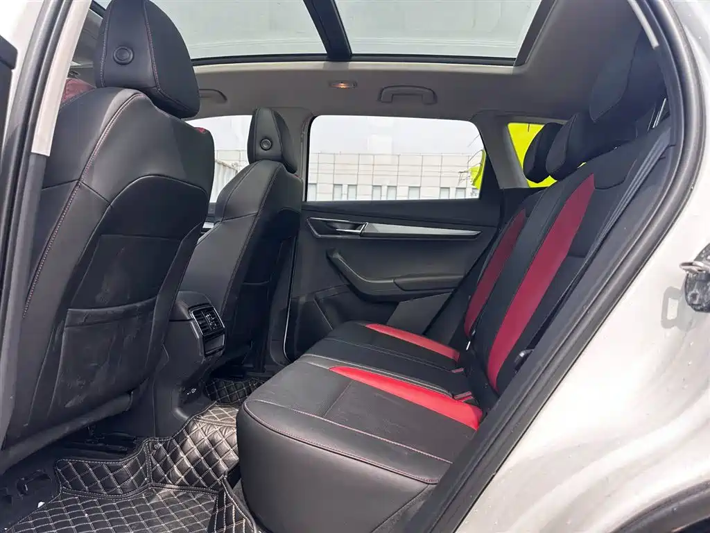 Karoq TSI280 Luxury Enjoyment