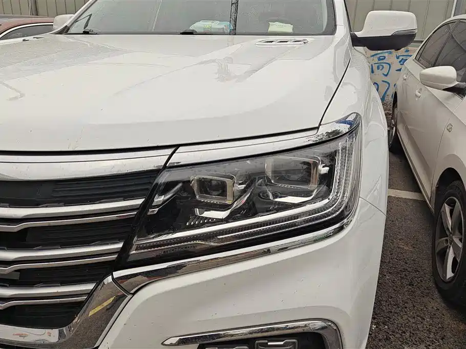 Roewe RX8 30 T Connected 2 WD Flagship