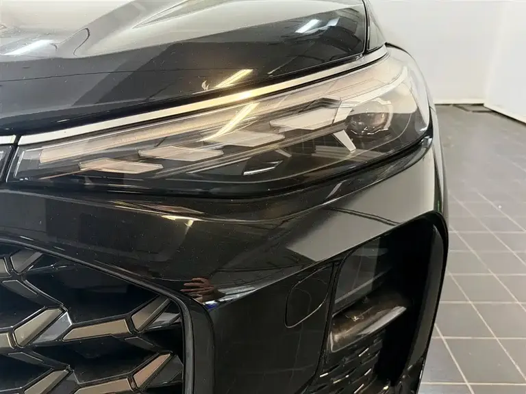 Audi Q6 40 TFSI quattro Cloud View Feather Package 7-seat