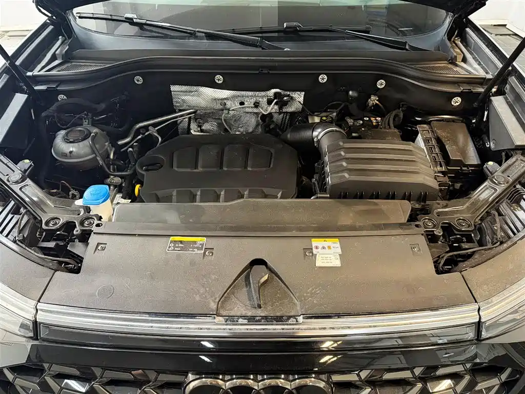 Audi Q6 40 TFSI quattro Cloud View Feather Package 7-seat