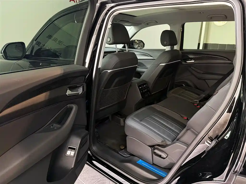 Audi Q6 40 TFSI quattro Cloud View Feather Package 7-seat