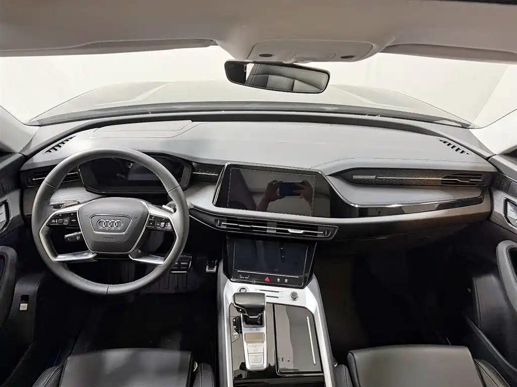 Audi Q6 40 TFSI quattro Cloud View Feather Package 7-seat
