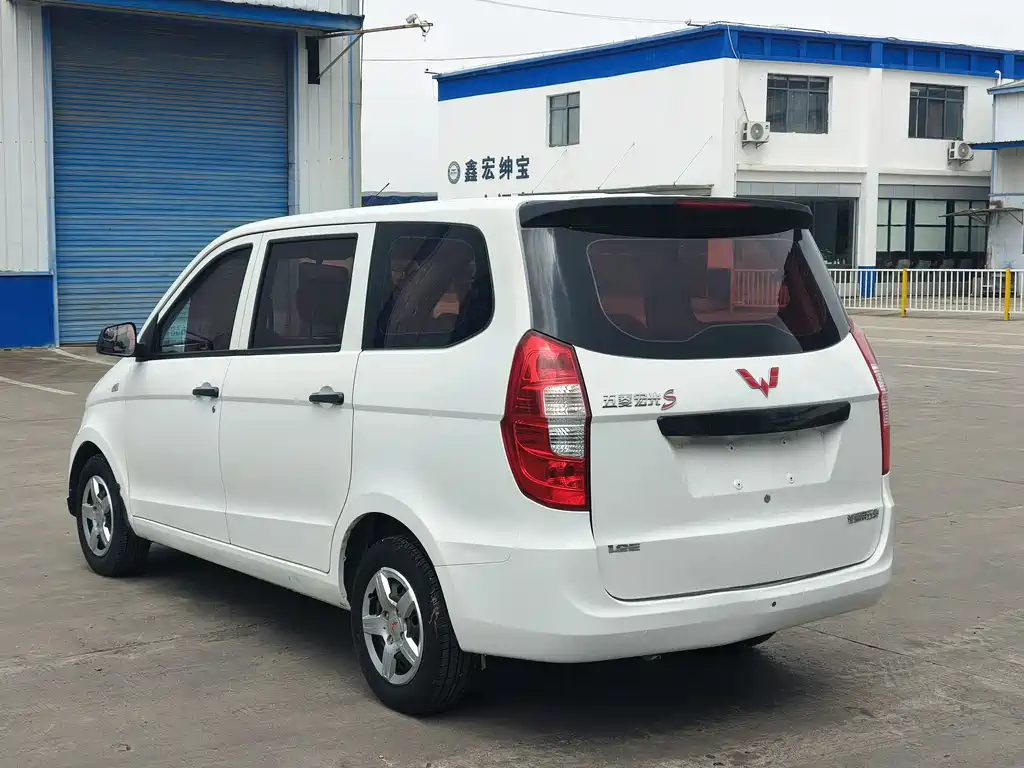 Wuling Hongguang 1.2 L Classic S Basic