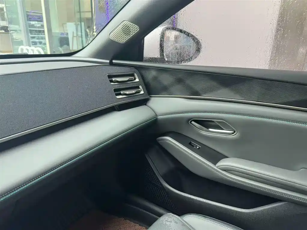 Qin L DM-i 80 KM Transcend