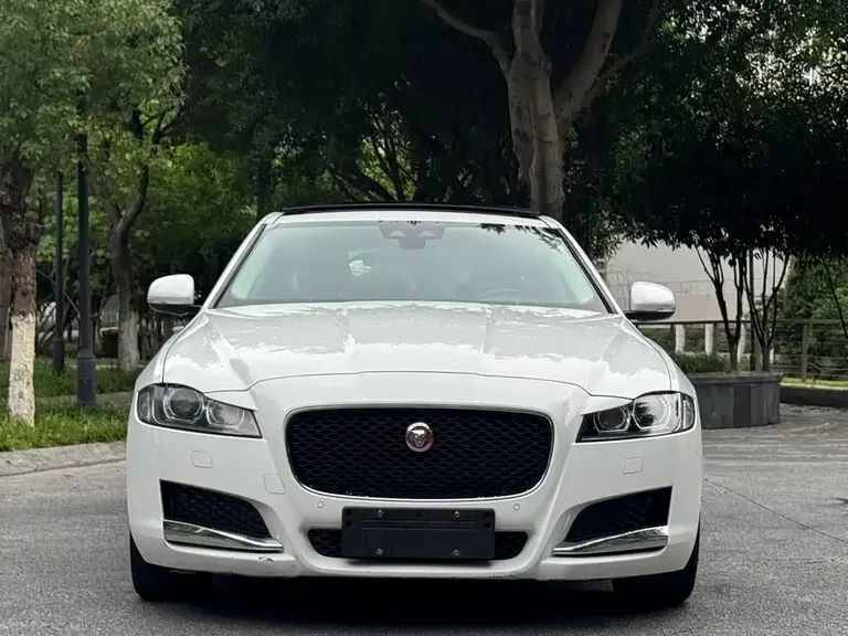Jaguar XFL XFL 2.0 T 200 PS Luxury