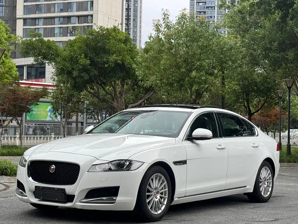 Jaguar XFL XFL 2.0 T 200 PS Luxury