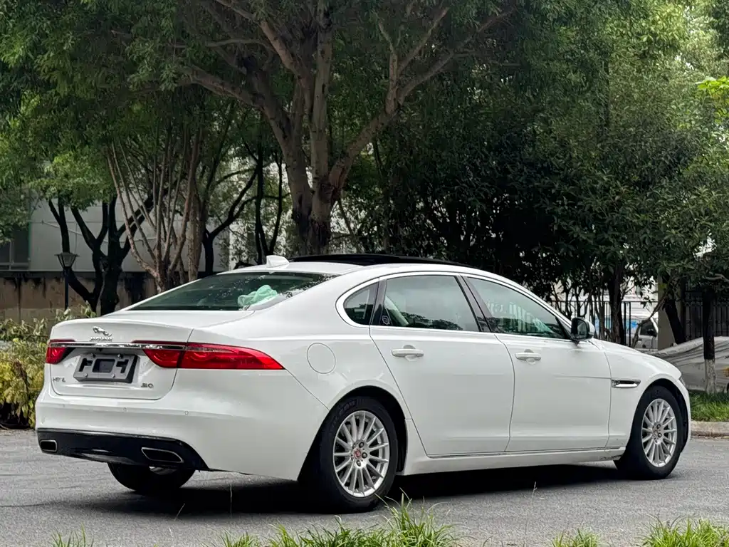 Jaguar XFL XFL 2.0 T 200 PS Luxury