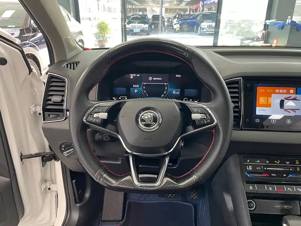 Karoq 柯珞克 2022款 改款 TSI280 奢享版