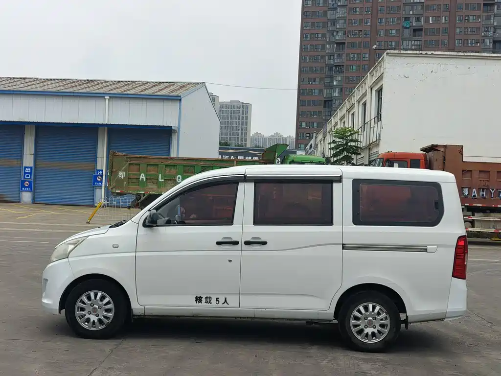 Wuling Rongguang V 五菱荣光V 2018款 1.2 L标准型