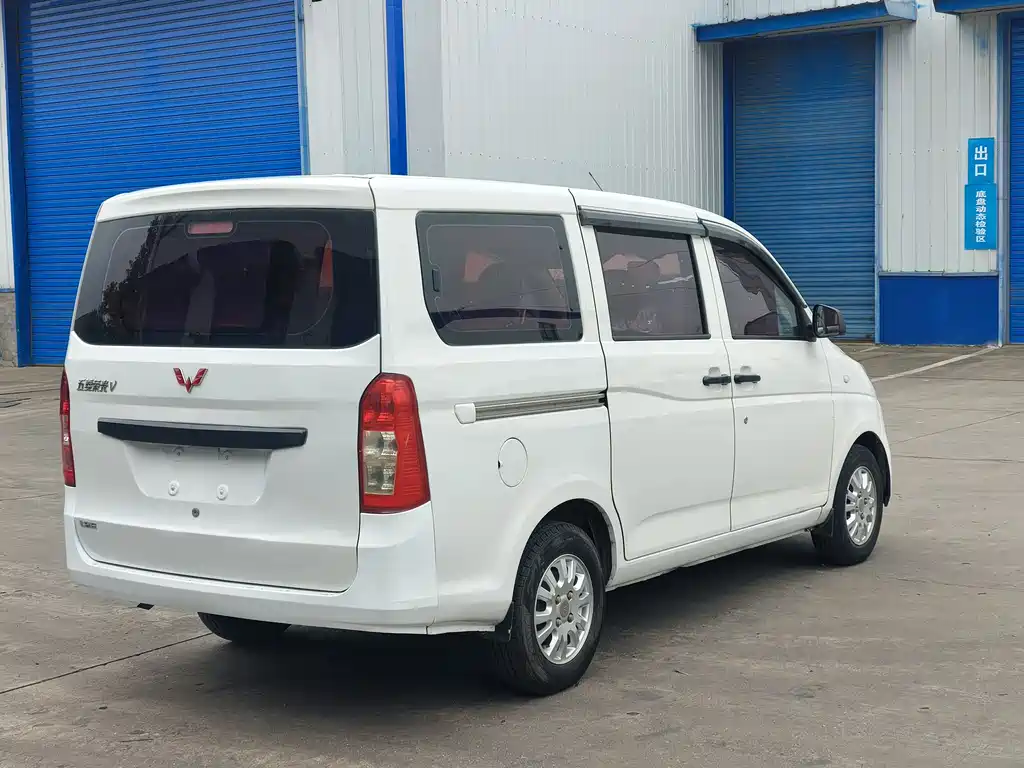 Wuling Rongguang V 五菱荣光V 2018款 1.2 L标准型