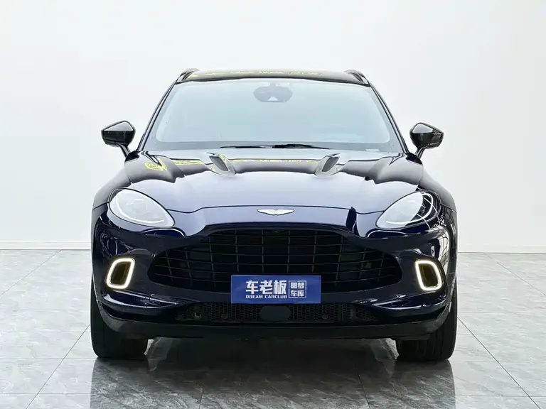 Aston Martin DBX 4.0 T V8