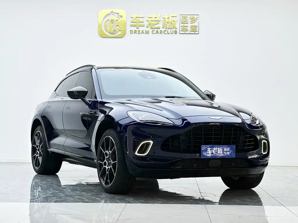 Aston Martin DBX 4.0 T V8