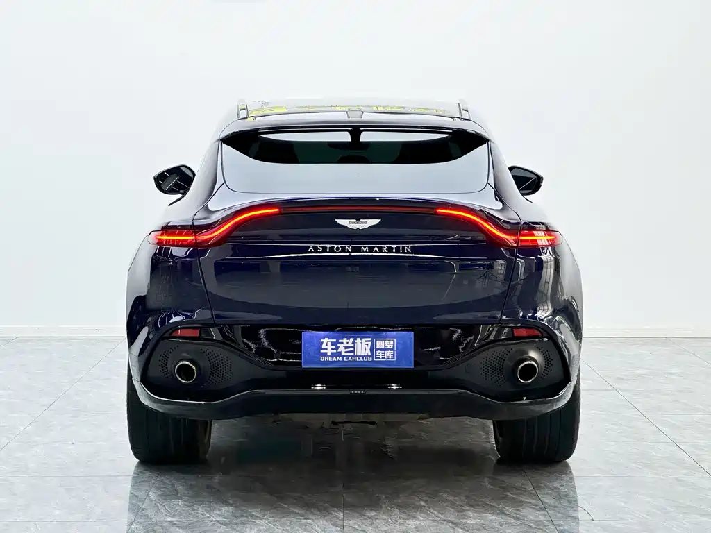 Aston Martin DBX 4.0 T V8