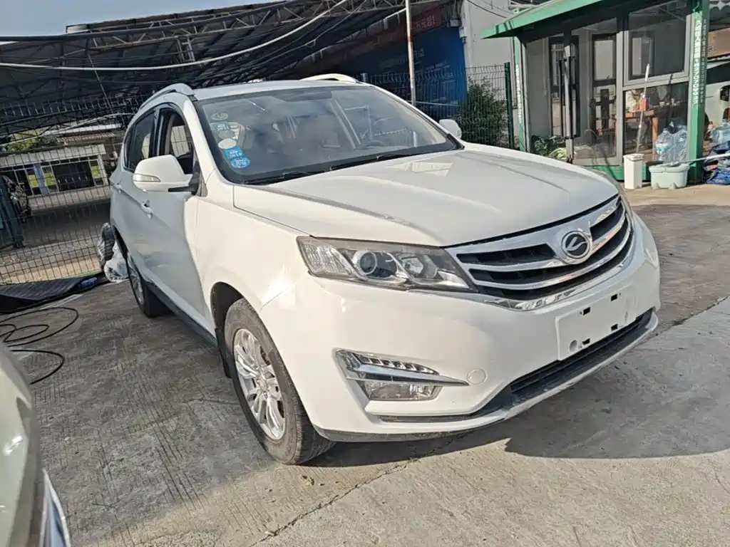 Landwind X5 Plus 1.5 T Manual Pioneer Leading