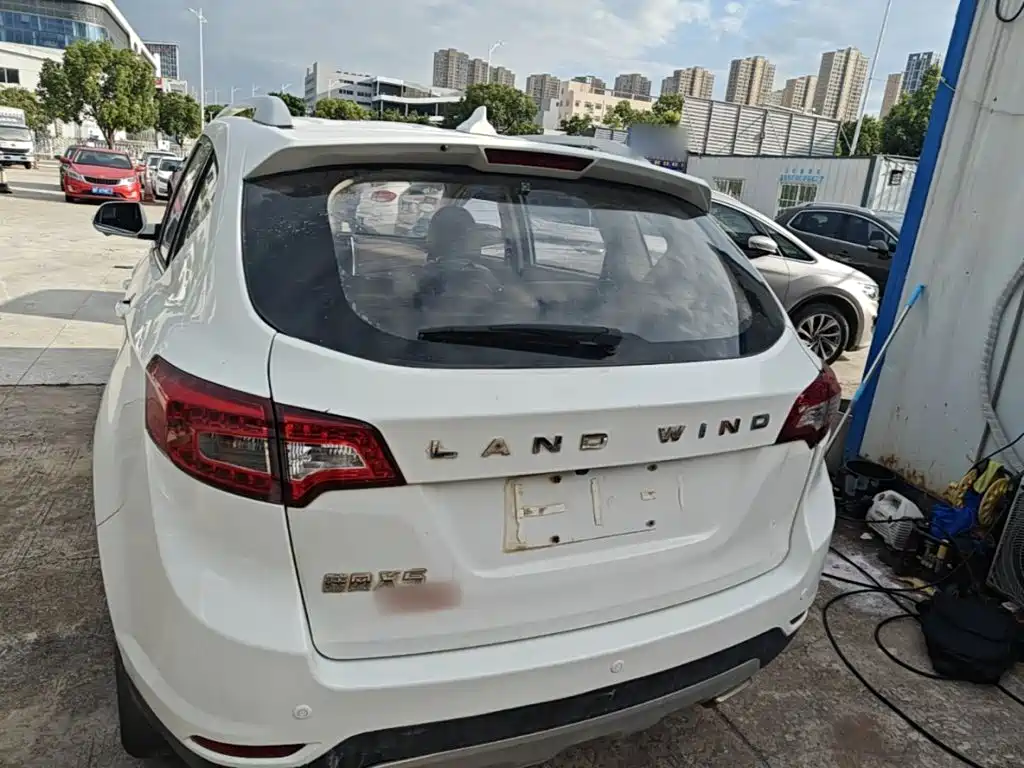 Landwind X5 Plus 1.5 T Manual Pioneer Leading